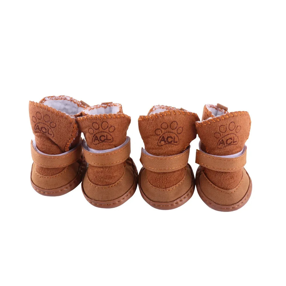 Bottines chaudes antidérapantes pour petit chien, lot de 4 coloris marron avec doublure polaire, sur fond blanc