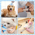 Kit de toilettage avec peigne anti-puces en usage : brossage d'un chien, coupe des griffes, soin des dents
