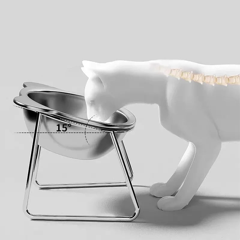 Bol incliné surélevé en inox 304 vu de profil, inclinaison de 15° pour un chat qui mange sans se pencher