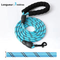 Laisse corde réfléchissante en nylon bleu ciel enroulée, poignée en mousse, longueur et détail de la corde