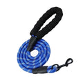 Laisse corde réfléchissante en nylon coloris bleu avec poignée en mousse noire et mousqueton